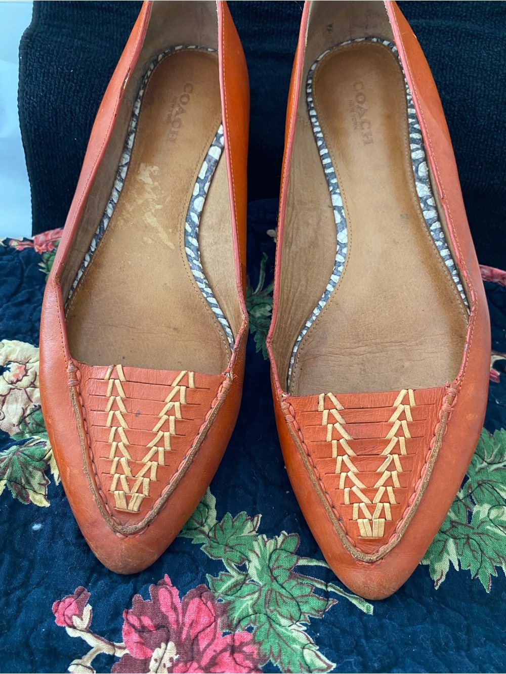 COACH Vtg “Oakland Leather Flats” Size 8 Tan/Orange Woven Chevron Pointed Toe